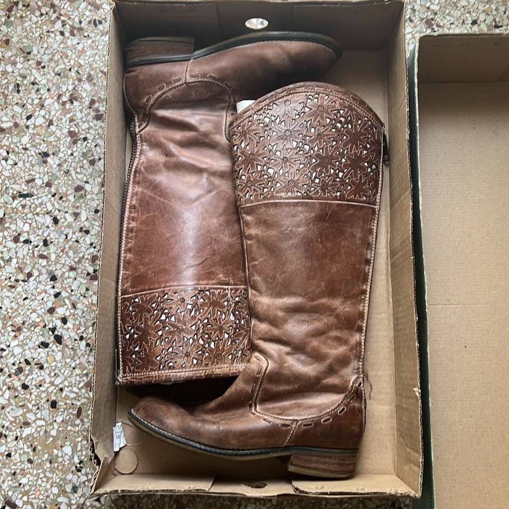 Corral boots size 7.5